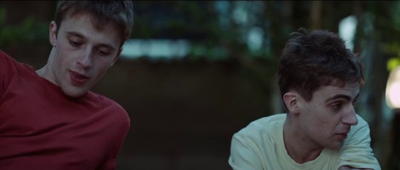 JOUER AVEC LE FEU _ Bande-annonce - Le 22 janvier au cinéma