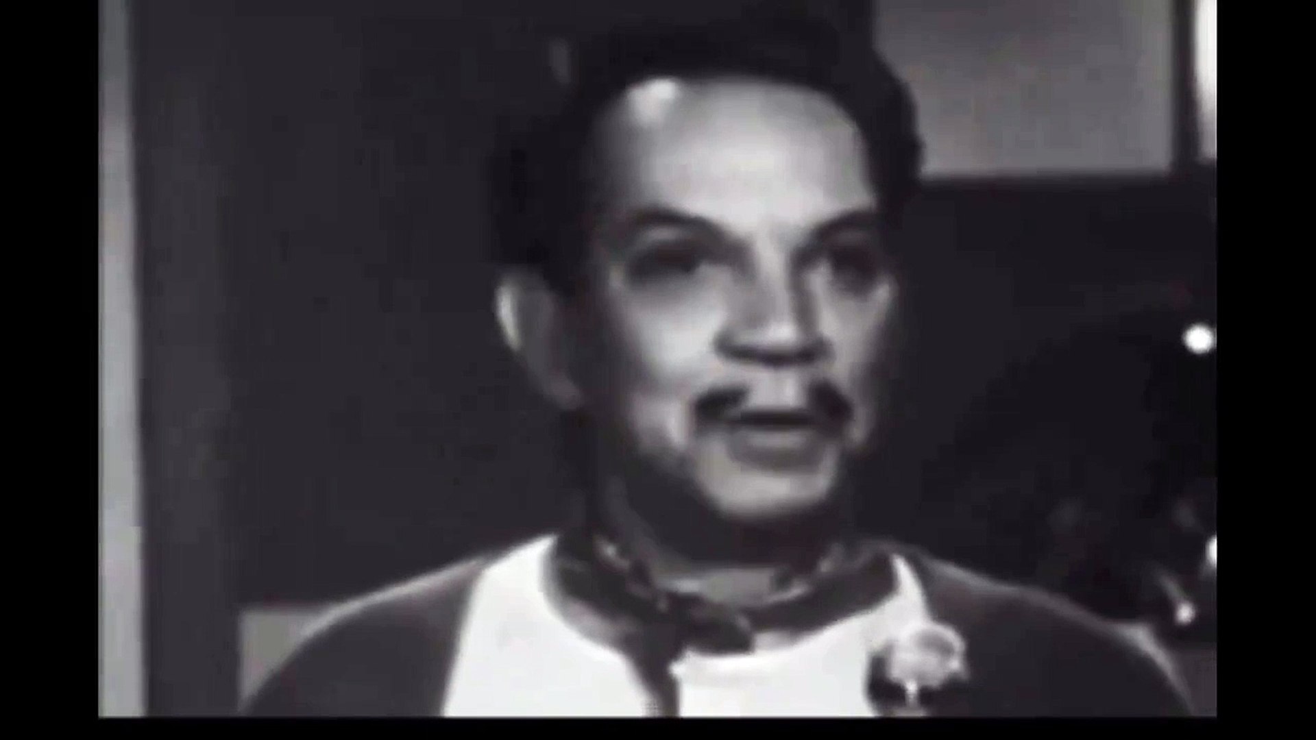 Cantinflas felicita el año nuevo