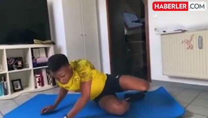 Dünyaca ünlü futbolcu 4 yaş büyük çıktı