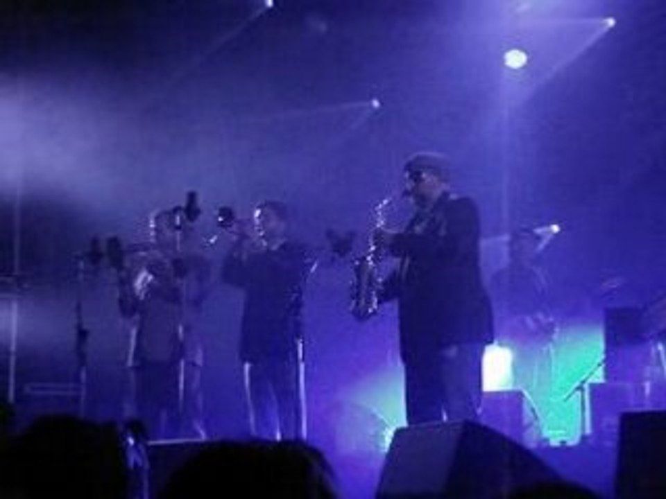 Fat Freddy's Drop à l'élysée montmartre le 24 avril 2008