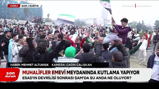 Bir yanda kutlama diğer yanda patlama: Başkent Şam'daki Emevi Meydanı'nda coşkulu kalabalık