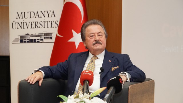 Devlet eski Bakanı Cavit Çağlar'dan Mudanya Üniversitesi öğrencilerine hayat dersi