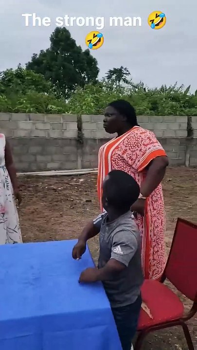 The strong man 🤣🤣🤣