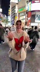 Gülben Ergen Tokyo'da gönlünce eğlendi