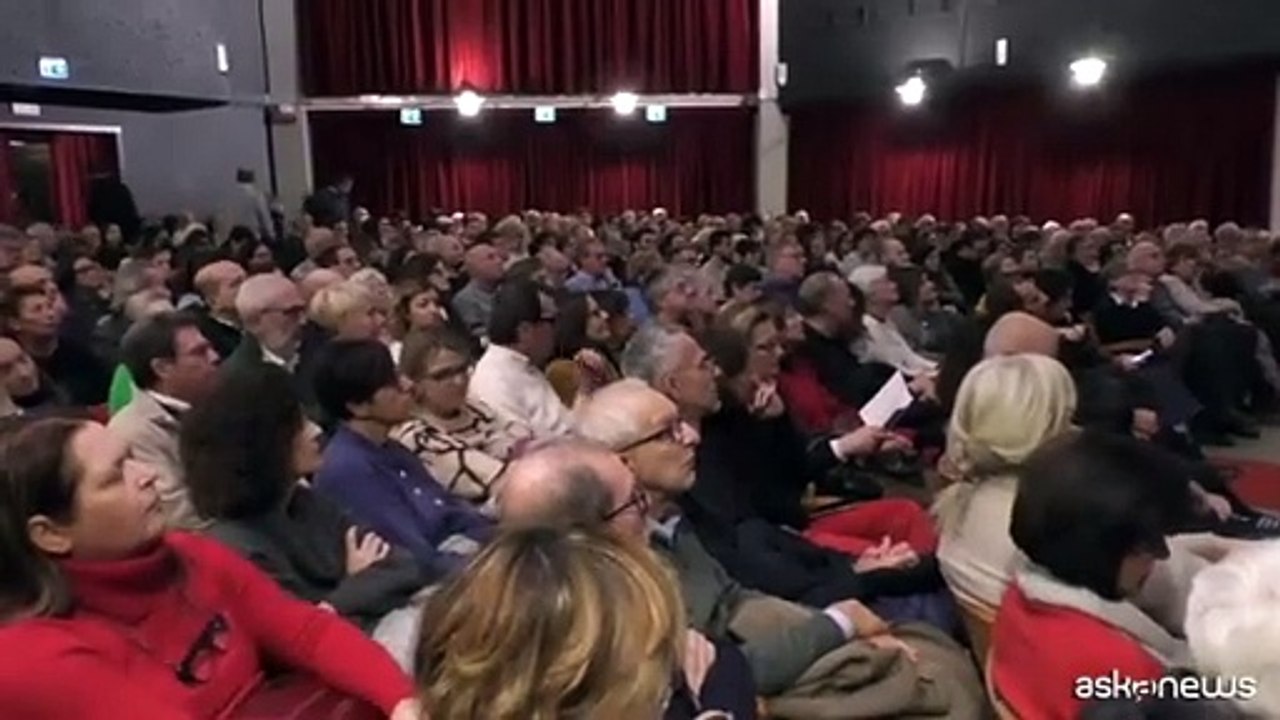 Giacomo Poretti a teatro indaga su "La fregatura di avere un'anima"