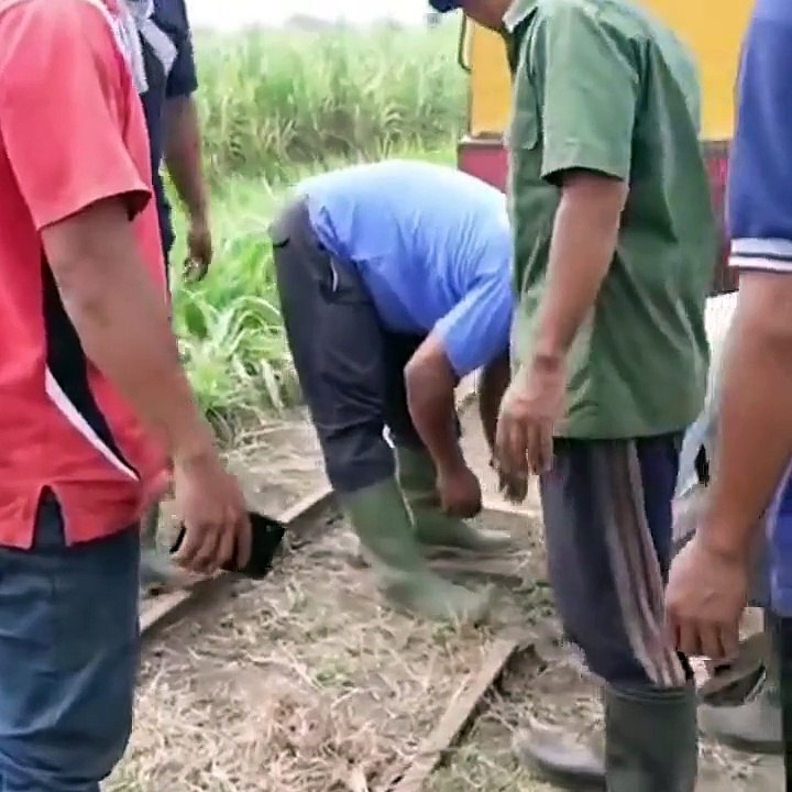 Réparation d'un rail de voie ferrée en mode bricolage