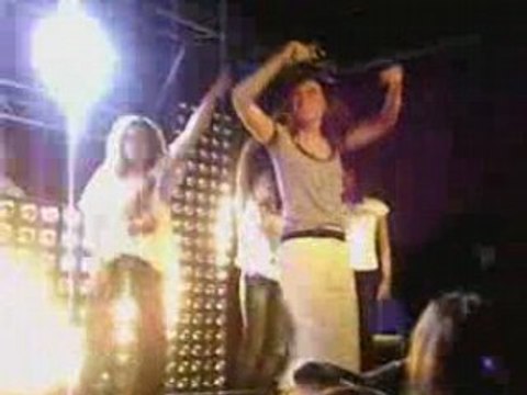 Laure Milan au concert de Sheryfa à Plonéour trez 26/04/08