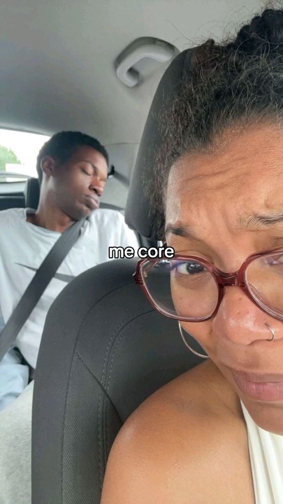 Non j'aime pas dormir 🤣😅🤣