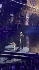 Charles chante « Le temps des cathédrales »