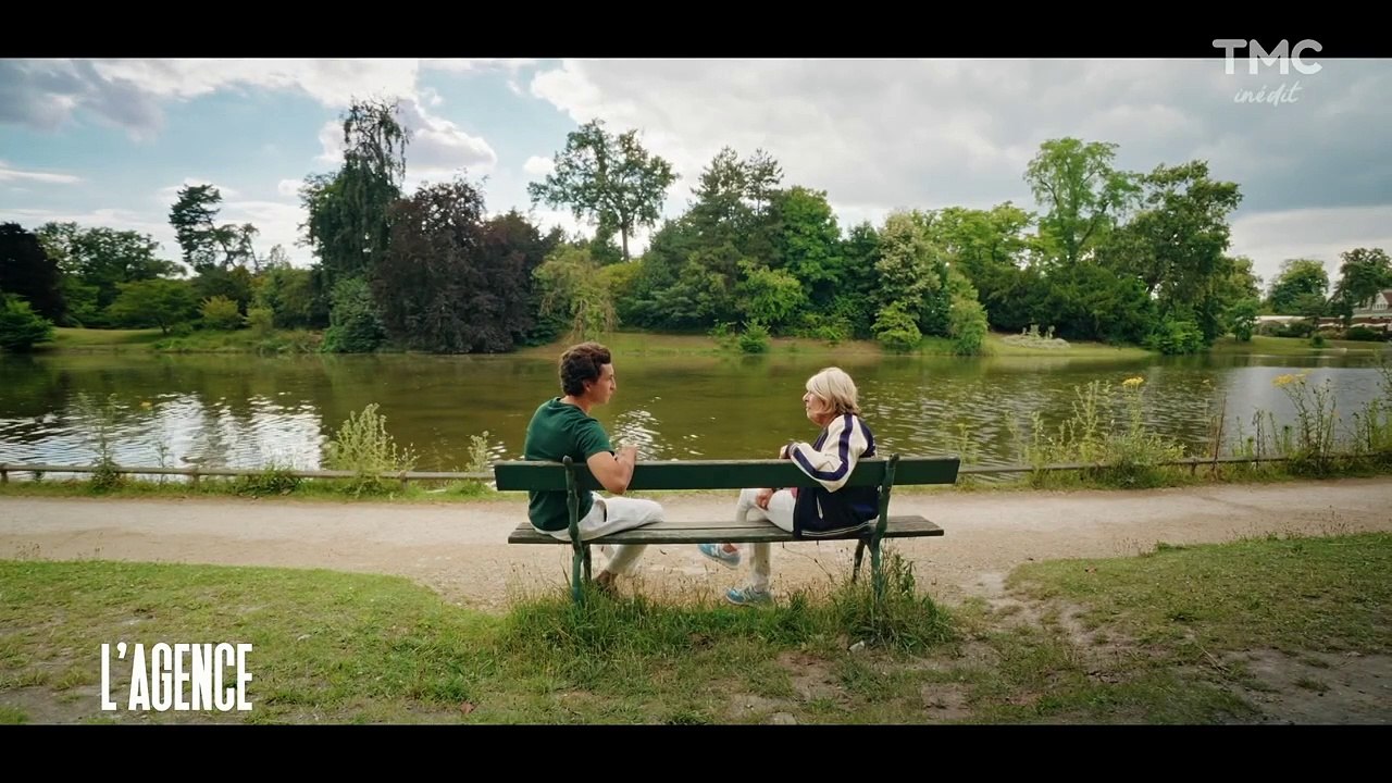 Raphaël annonce que son frère Martin Kretz s'est séparé de sa femme dans "L'Agence", TMC.