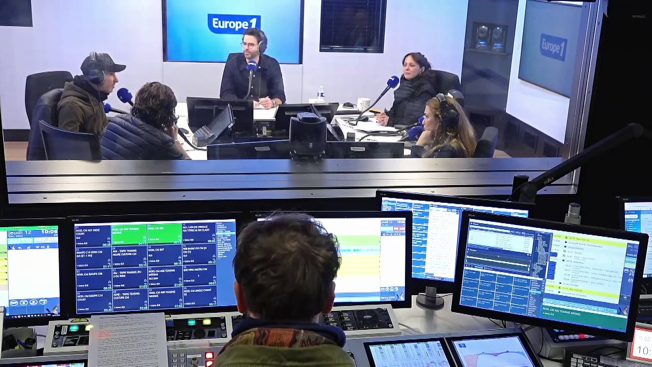 Jérémy Ferrari, Baptiste Lecaplain et Arnaud Tsamère, pour la tournée du Trio