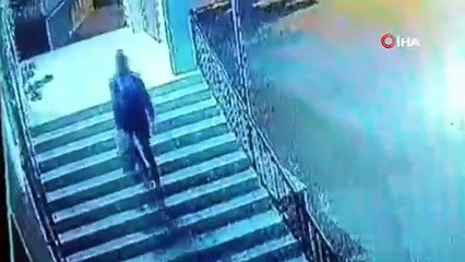 Gece saklandığı camide kadın kılığına girip hırsızlık yaptı