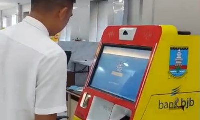 KEREN NIH, WARGA KABUPATEN SERANG KINI BISA CETAK KK SENDIRI LEWAT MESIN ANJUNGAN