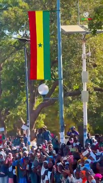 L’accueil populaire du Président de la République à Thiès à l’occasion de la cérémonie d’inauguration de la statue de Lat Dior.