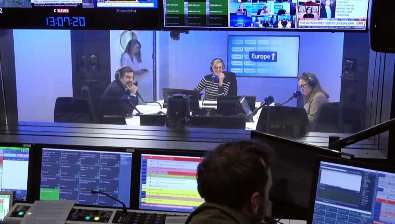 Colère des agriculteurs : à Auch, un «mur des cochons» dressé «parce qu'on est gouvernés par des cons»