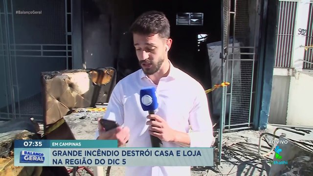 Incêndio deixa casa destruída em Campinas