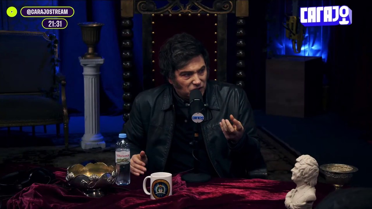 "FOPEA está a favor de las mentiras": Milei señaló a periodistas y adelantó una baja del crawling-peg y salida del cepo