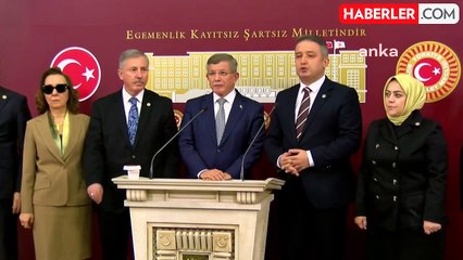 Ahmet Davutoğlu: "Türkiye'de Herkesin Bütün Aklı ve Enerjisiyle Suriye'nin Bir An Önce İstikrara Kavuşmasına Destek Olması Lazım"