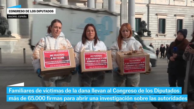 Familiares de víctimas de la dana presentan 65.000 firmas para abrir una investigación a las autoridades por la gestión de la catástrofe