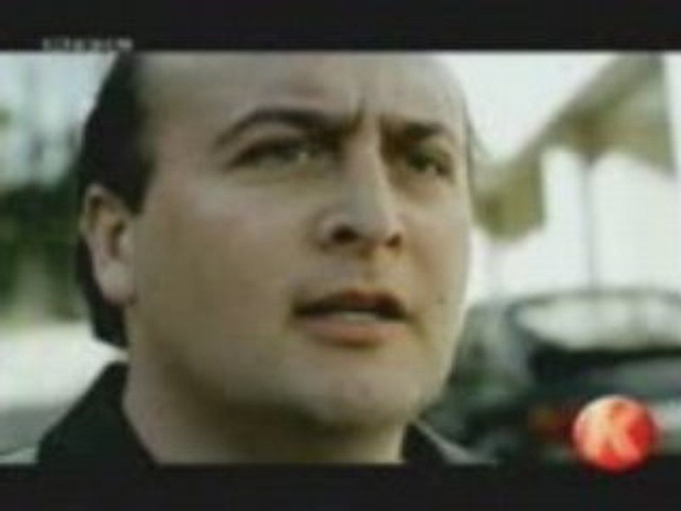 mort de rire ca fais mal aie aie aie j'ai mal pour lui