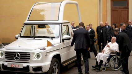 Primer Papamovil eléctrico