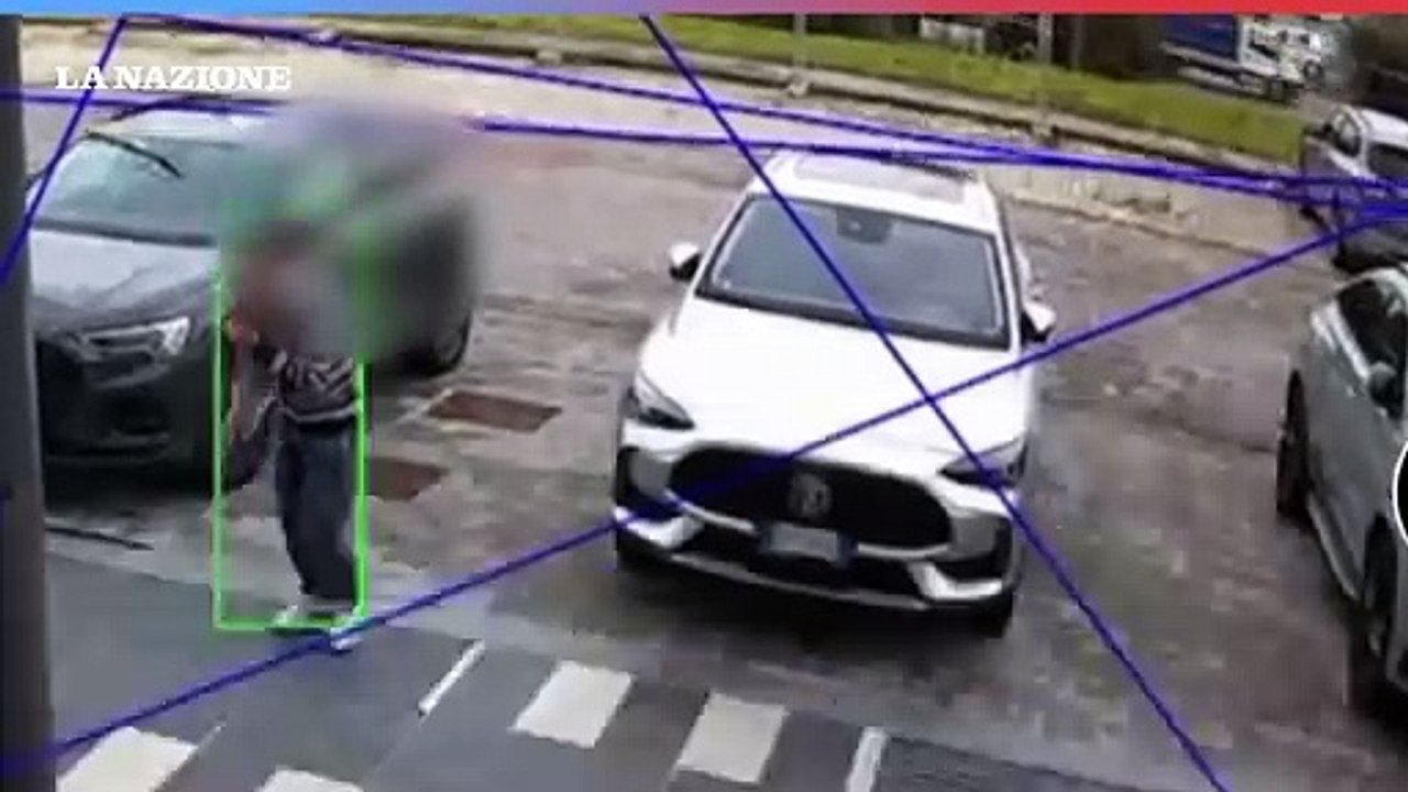 Tragedia di Calenzano: crolla il controsoffitto di una concessionaria di auto per l'onda d'urto dell'esplosione