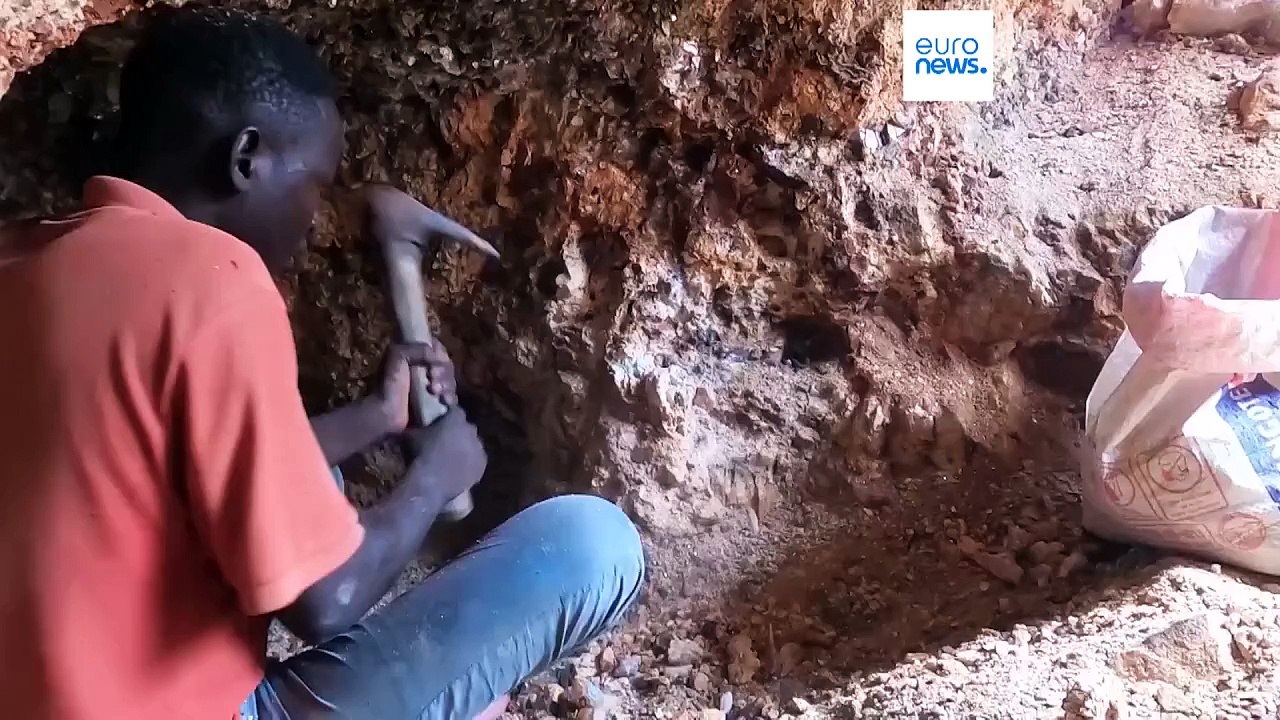 Trabalho infantil: minas de lítio na Nigéria re...