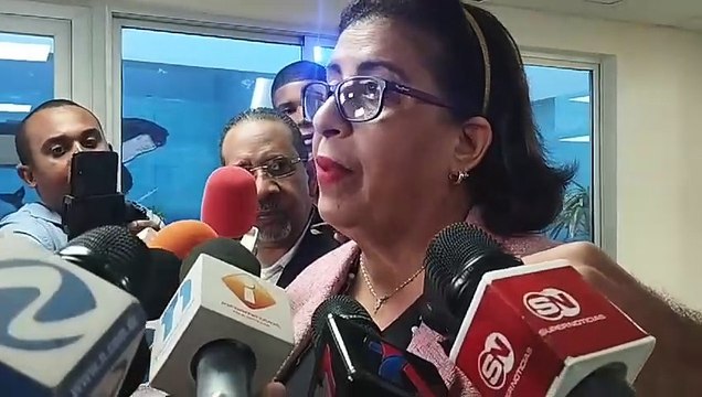 La comisión de cámara de cuentas entrevisto a Elsa Peña Peña titular del órgano fiscalizador del Estado