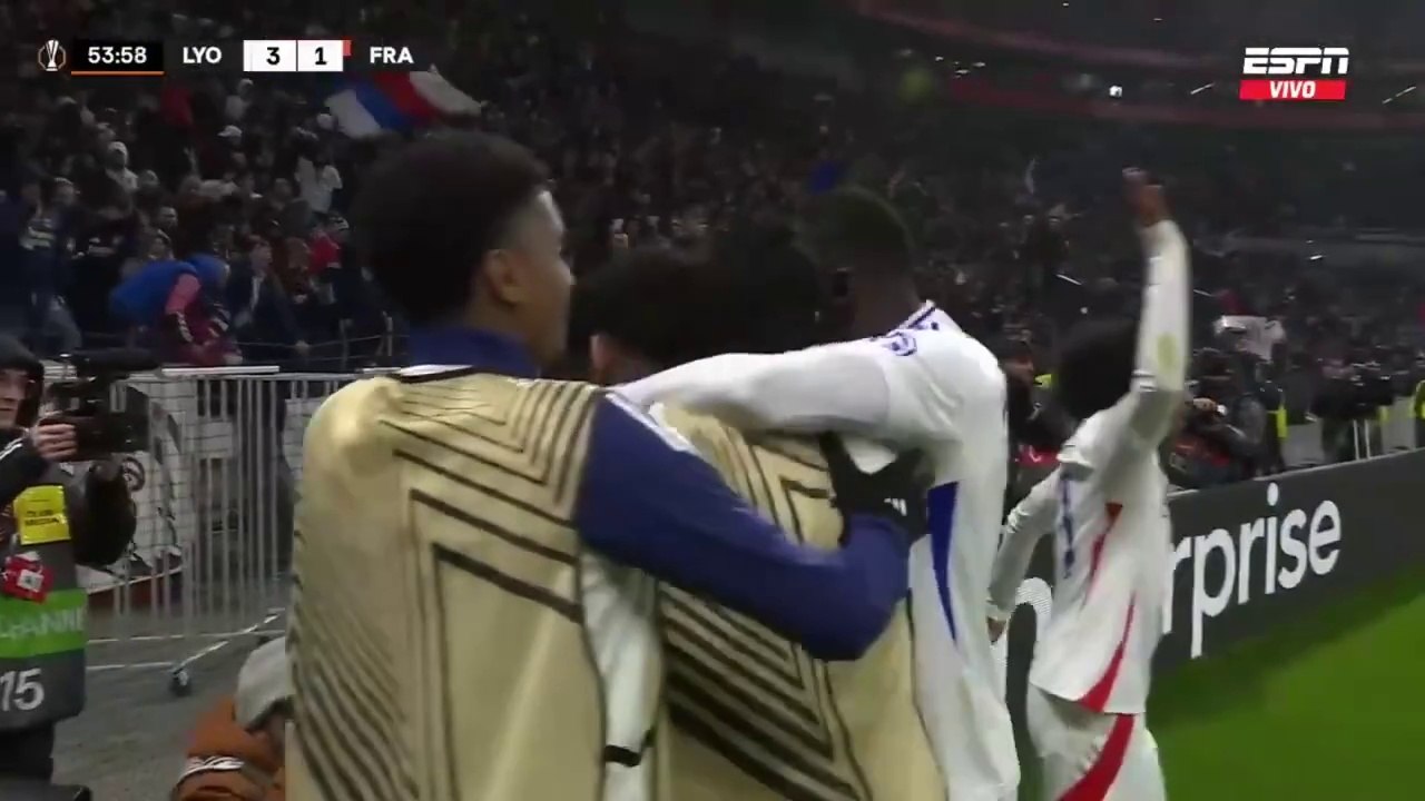 Lyon 3-2 Eintracht | Resumen