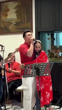 คลิป อั้ม อธิชาติ - นัท มีเรีย ร้องเพลง