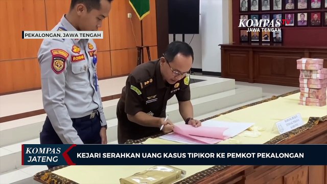 Kejari Serahkan Uang Kasus Tipikor ke Pemkot Pekalongan