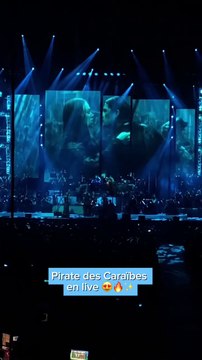 Le show de Hans Zimmer avec Jack Sparrow de Pirates des Caraïbes est un truc de malade ! 🎶🎬 Imagine un orchestre géant qui joue en live les morceaux cultes du film, avec des visuels qui te plongent direct dans l’univers pirate. 🏴‍☠️ C’est l’occasion