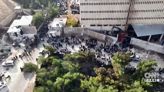 Suriyeliler umutla yakınlarını arıyorlar...