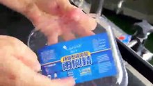 你們知道這個是什麼機器嗎？這台貼標機可以省下5個工人貼標籤。自動化貼標，效率更高，效果更好。 #貼標機 #不乾膠貼標機 #貼標機廠商 #全自動貼標機 #平面貼標機