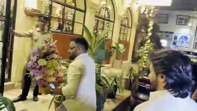 Taaza Khabar' Co-Stars Bhuvan Bam & Shriya Pilgaonkar Gets Clicked In Bandra