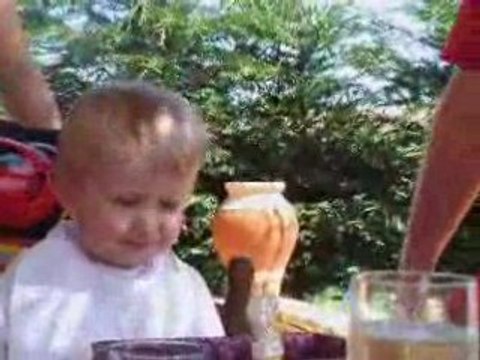 Marie 15 ans le 26 avril 2008 et antoine2 ans le 20 avril 20