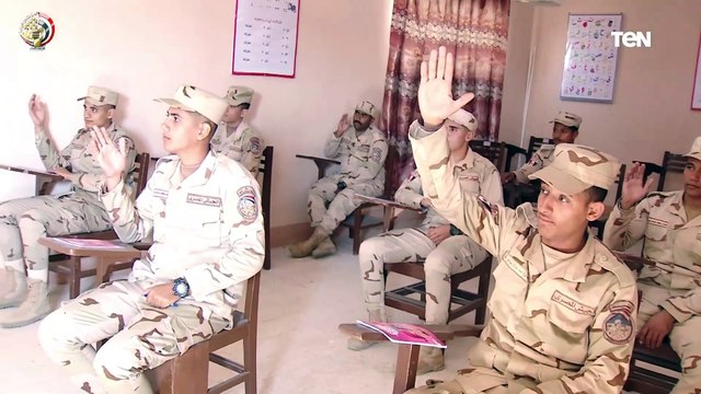 اليد التي تحمل السلاح يجب أن تحمل القلم أولا.. شرح عملي لمحو أمية المجندين الجدد بمراكز التدريب