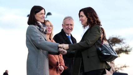 El frío saludo entre Díaz Ayuso y Pedro Sánchez en la Conferencia de Presidentes