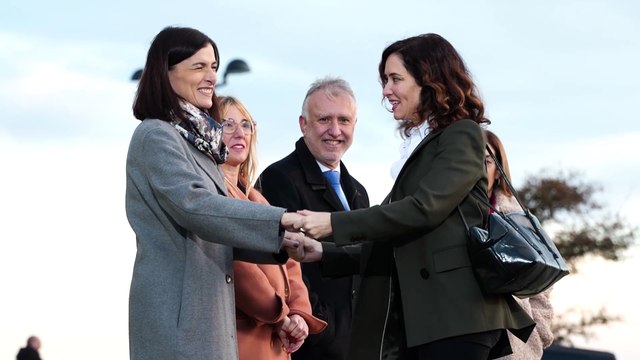 El frío saludo entre Díaz Ayuso y Pedro Sánchez en la Conferencia de Presidentes