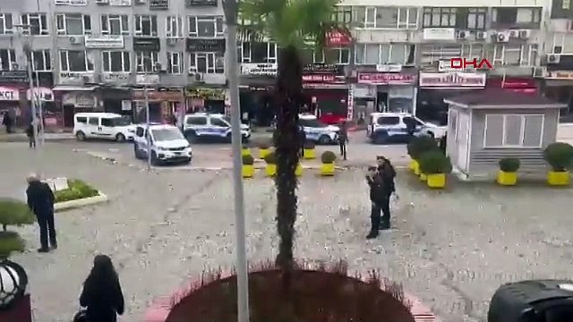 Mahkeme karıştı! Duruşma salonunda silahlı saldırı: Ölü ve yaralılar var!