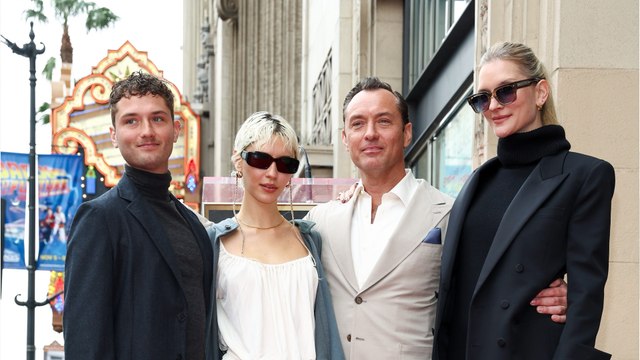 Jude Law “la tête dans les étoiles” avec 2 de ses 7 enfants : ses touchantes confidences sur sa famille, “je les aime…”