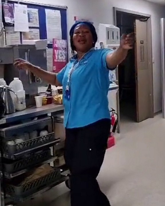 NHS ward host spreads joy in hospital by singing to patients