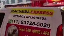Macumba Express: delivery de produtos de religião africana chama a atenção nas ruas e viraliza