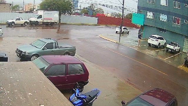 É fácil furtar uma Hilux? Polícia Civil divulga vídeos de criminosos destravando caminhonetes com chip