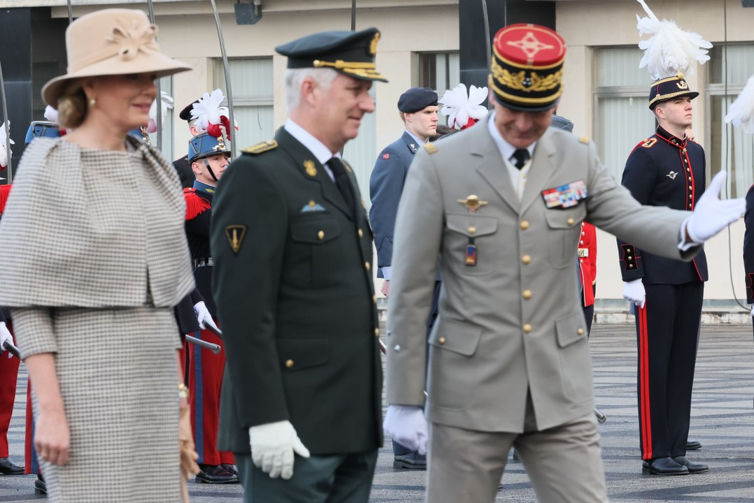 Le roi Philippe et la reine Mathilde en visite à Saint-Cyr