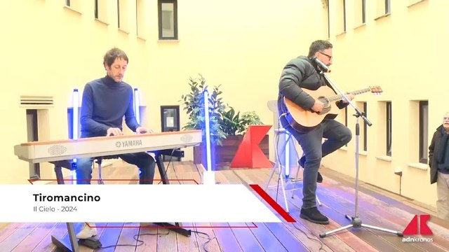 Federico Zampaglione esegue ‘Il Cielo’, show-case esclusivo per Adnkronos