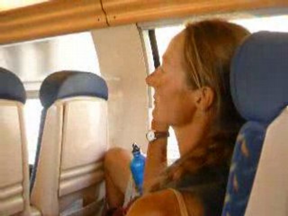 Ca pue le mort dans le train!