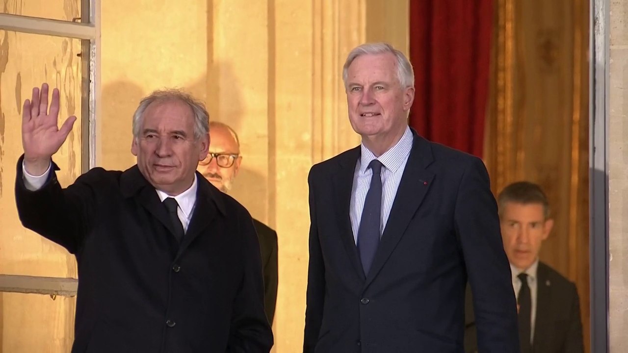 Passation de pouvoir : arrivée de François Bayrou à Matignon