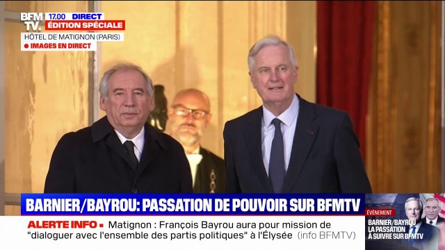François Bayrou accueilli par Michel Barnier à Matignon pour la cérémonie de passation
