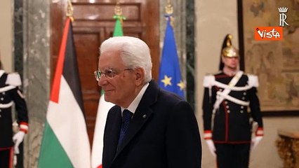 La stretta di mano tra Mattarella e il Presidente della Palestina Abu Mazen